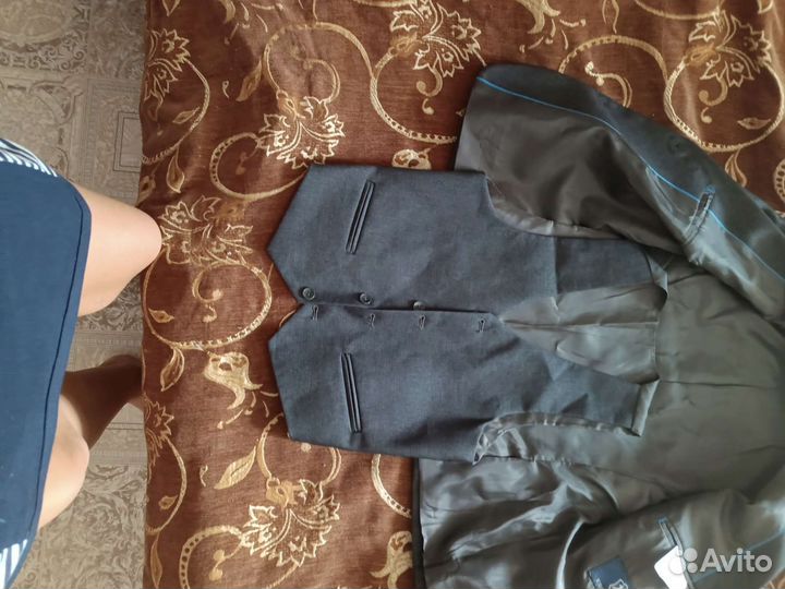 Пиджак с жилетка для мальчика р. 134-140