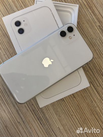 iPhone 11, 64 ГБ