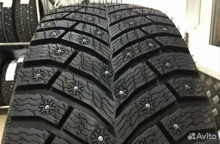 Michelin X-Ice North 4 235/55 R19