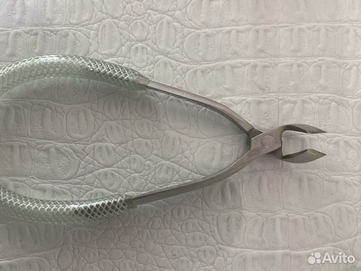 Кусачки для кутикулы