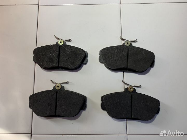 Колодки передние Ford Taurus Windstar V6 Trw