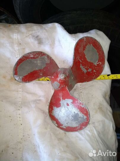 Винт лодочного мотора