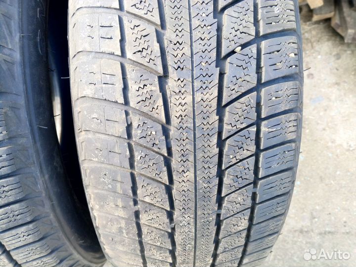 Bridgestone Blizzak LM-001 215/55 R17