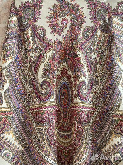 Платок шерстяной Павловский Посад. Волшебный узор