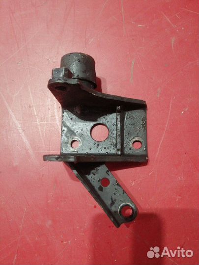 Кронштейн опоры двс передний Toyota Avensis Т250