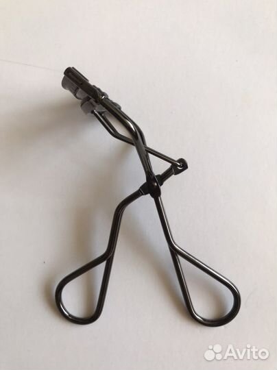 Shiseido Щипцы для завивки ресниц, керлер