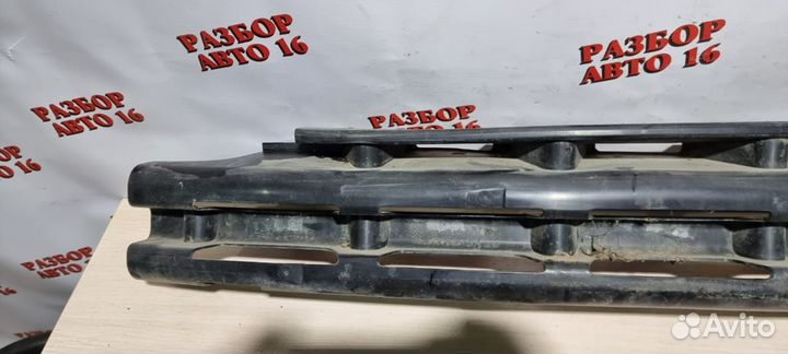 Передний усилитель бампера LadaPriora