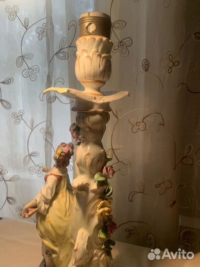 Светильник фарфоровый