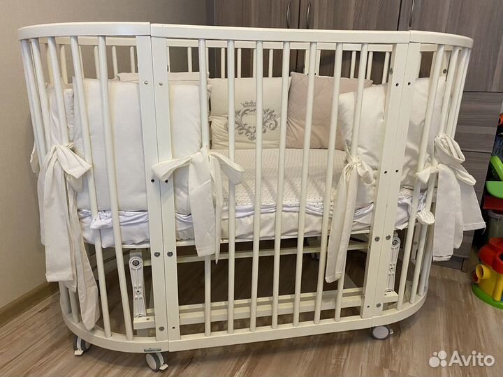 Детская кроватка с маятником Бэтти Gandylyan белая