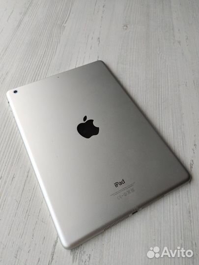 Планшет Apple iPad Air 32Gb Wi-Fi MD789RU/A
