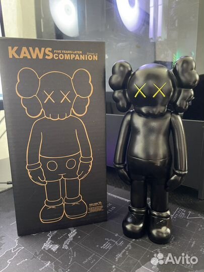 Фигурка kaws