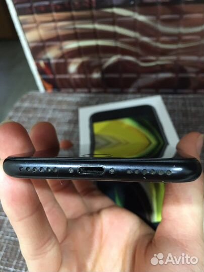 iPhone SE (2020), 64 ГБ