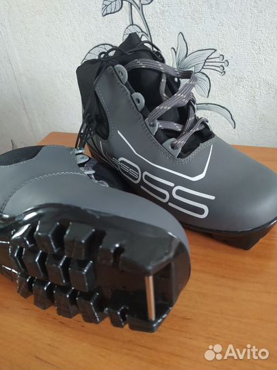Лыжные ботинки