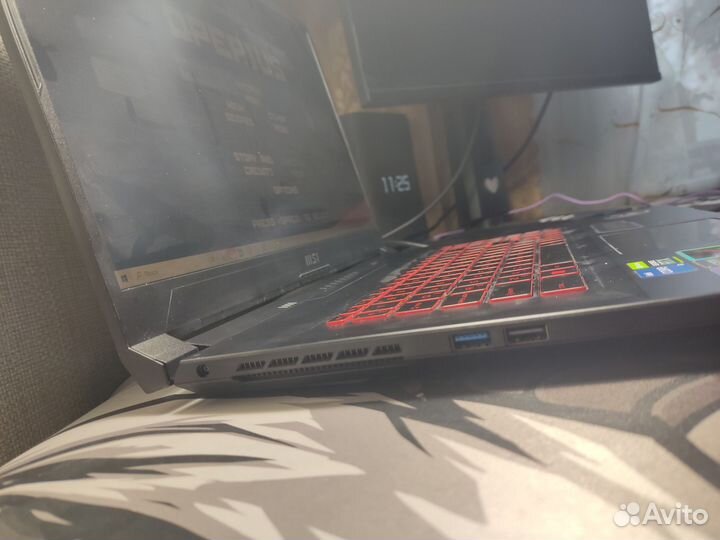 Игровой ноутбук MSI katana gf76