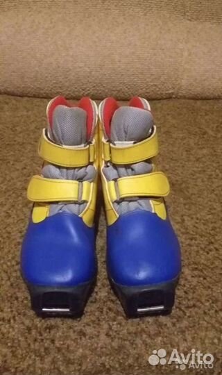 Лыжные ботинки детские.35 размер
