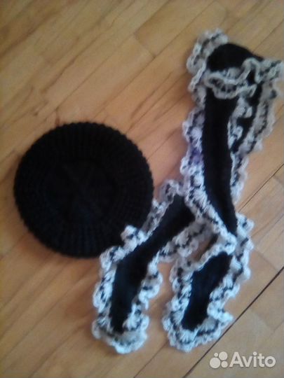 Женский комплект -берет и шарф