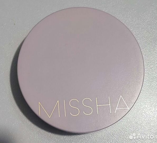 Пудреница пустая с зеркалом и новой пуховкой