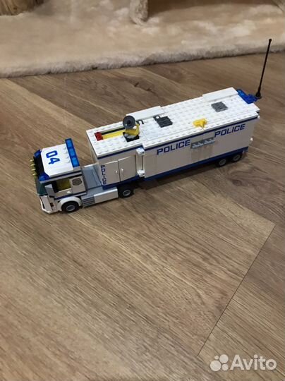 Полицейский мобильный командный центр 60044