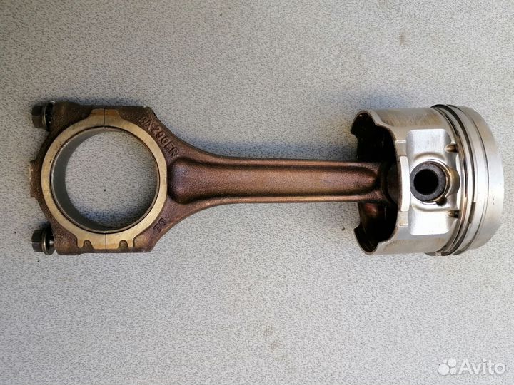 Шатун с поршнем 2.8 VR6 AAA для VW Passat (B4)