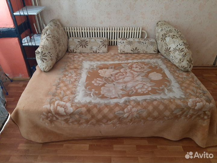 Диван раскладной б/у