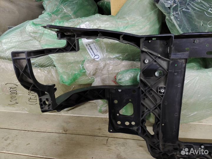 Панель передняя (телевизор) Hyundai Getz 2005-2011