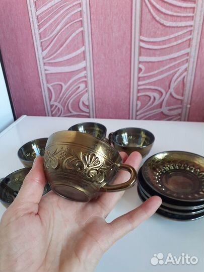 Продам чашки с блюдцами