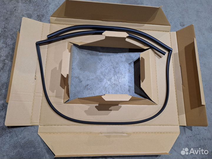 Молдинг лобового стекла 72752JG000 nissan