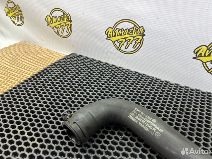 Патрубок системы охлаждения Mercedes W246 W176