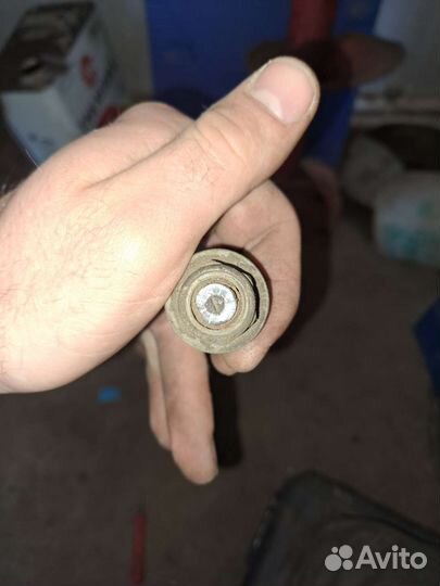 Стойка передняя Subaru