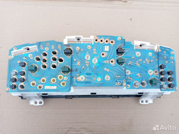 Панель приборов Mazda 626 ge 1.8L МКПП