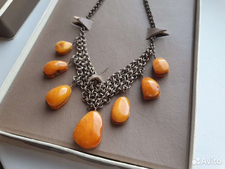 Старинное янтарное колье