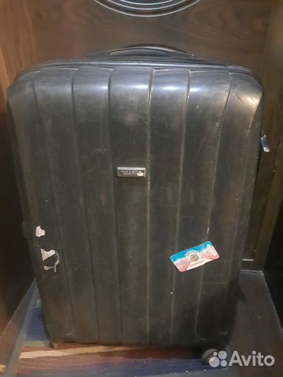 Чемодан на колесах бу 2 шт