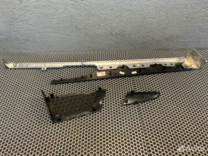 Накладка двери задняя правая Porshe Panamera 970