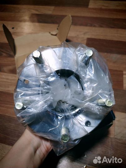 Ступица Mazda 626 новая