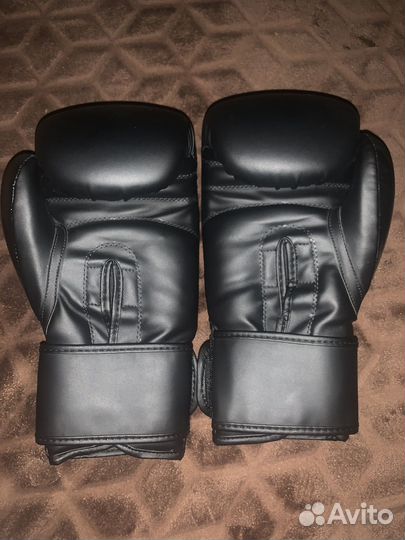 Боксерские перчатки 12 oz