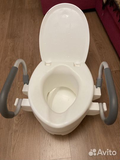 Продам сиденье на унитаз для больных людей