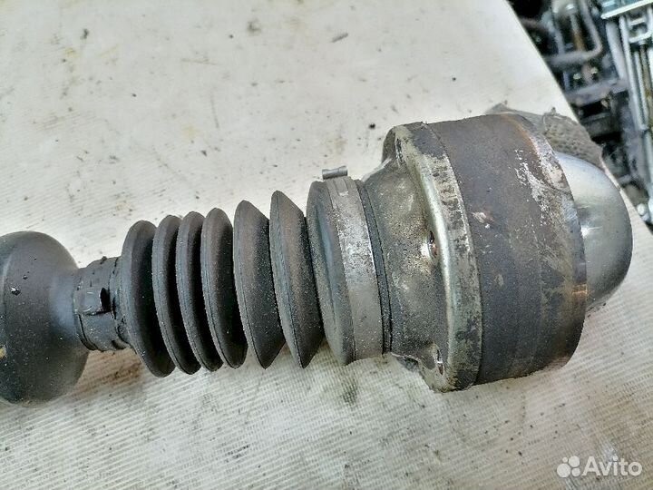 Карданный вал Ford Escape EP3W на передней крестов