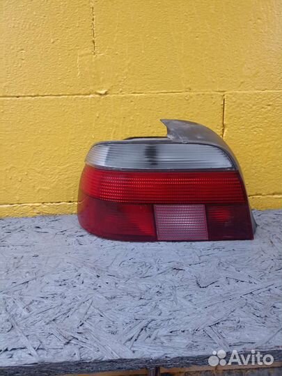 Бмв е39 фонарь белый поворотник