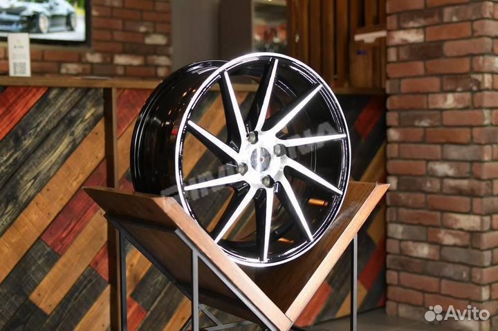 Литой диск в стиле vossen R17 4x98