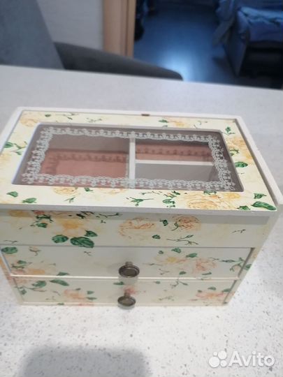 Шкатулка для украшений