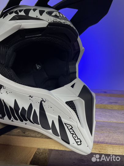 Внедорожный шлем Airoh Wraap Black/White Matt