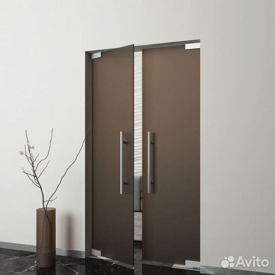 Дверь стеклянная в офис под заказ