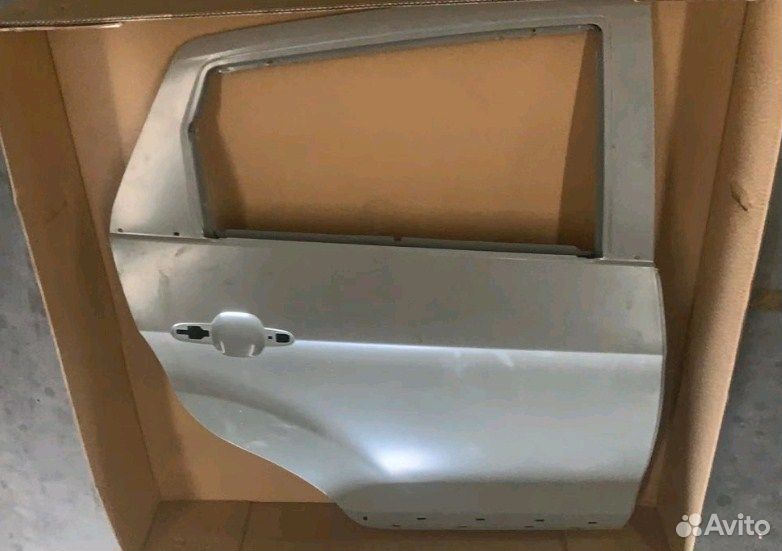 Задняя правая дверь Livan X3 Pro