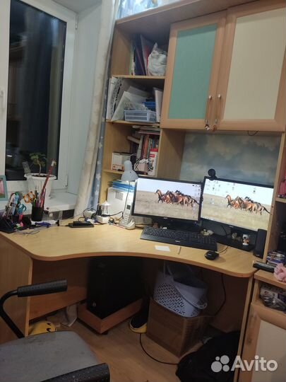 Школьный уголок