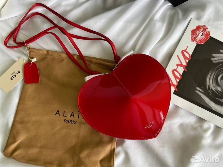 Сумка красная лаковая alaia сердце