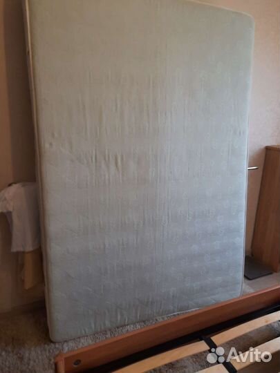 Кровать двухспальная с матрасом бу 140 200