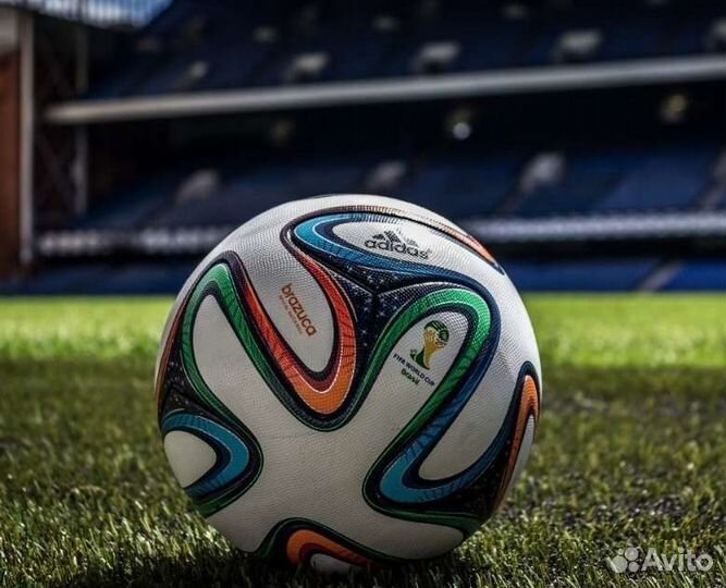 Футбольный мяч adidas brazuca новый