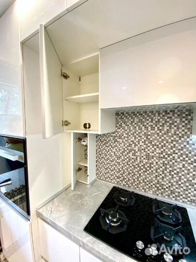 Кухня на заказ под потолок в Челябинске