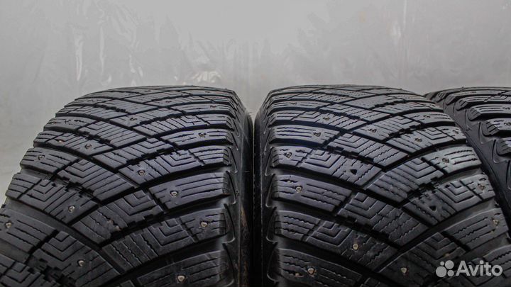 Goodyear UltraGrip Ice Arctic SUV 255/55 R19 111T