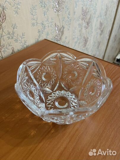 Хрустальная ваза